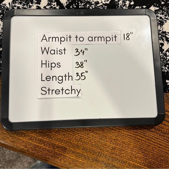 Scoop neck long sleeve floral knee length dress - Picture 9 of 13